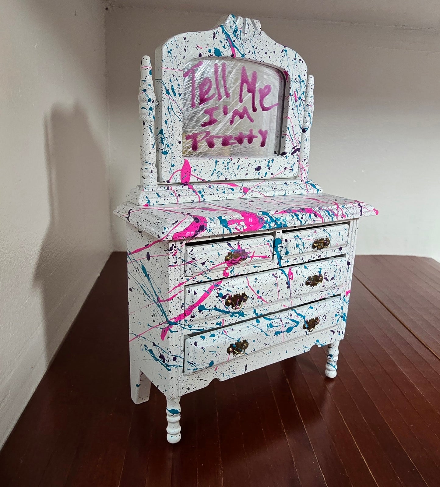 "Tell me I'm pretty" grafitti style chest of drawers!